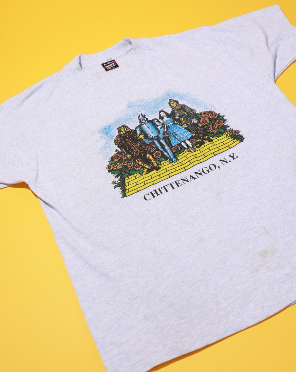 Vintage 90s Wizard NY World Yellow Candy Retro Chittenango – Oz T-shirt Brick Road of