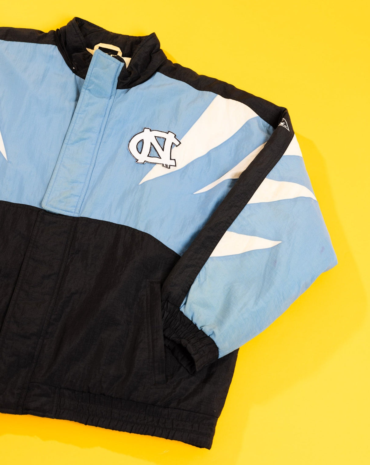 Vintage 90s North Carolina Tar Heels Apex Puffer Jacket