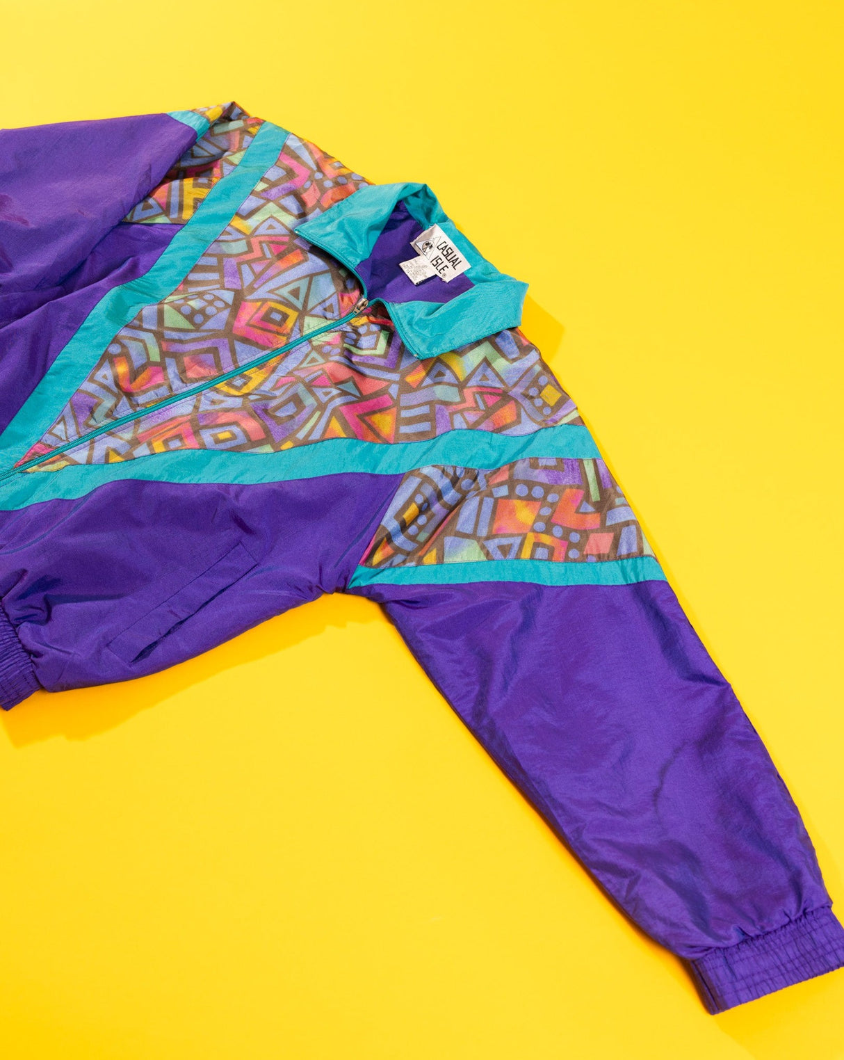 Vintage 80s Casual Isle Retro Windbreaker Jacket