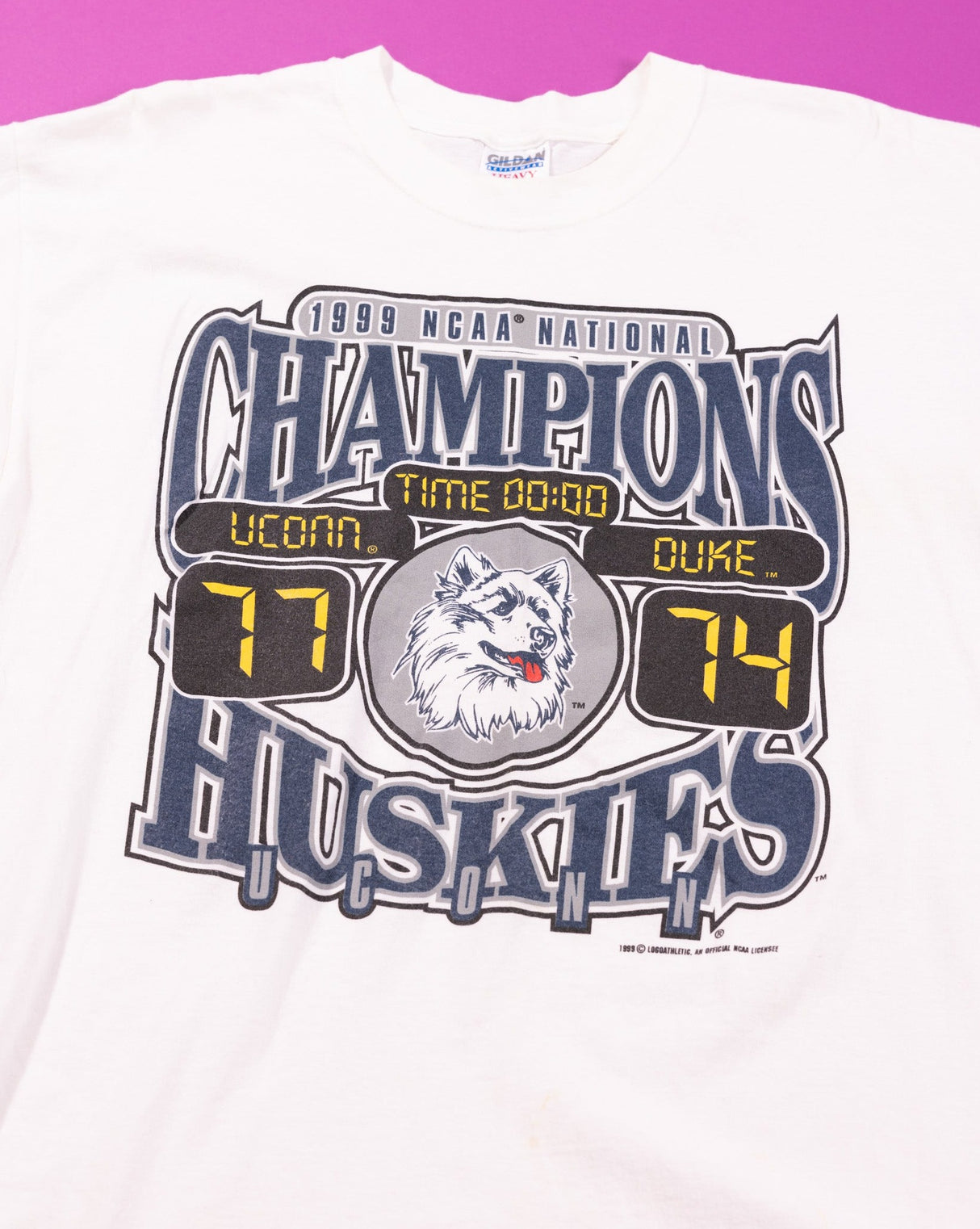 Vintage 1999 NCAA UCONN Championship T-shirt